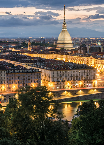 Nighttime view of the Turin skyline featuring the Mole Antonelliana.